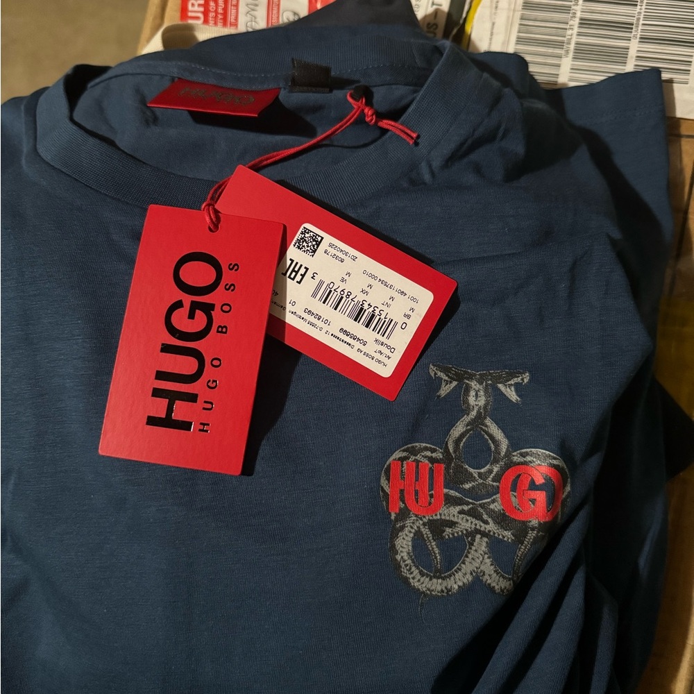 🔥Brand New Authentic Hugo Boss POLO Medium Never Worn 🔥